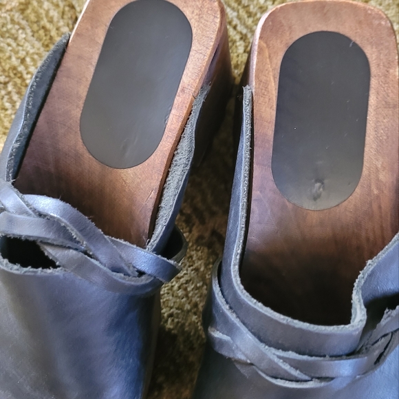 Unbranded wood clog with real leather - Picture 5 of 5
